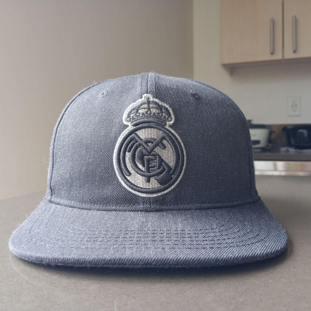 Real Madrid Graphite Heather Snapback Cap Hat New with Tags